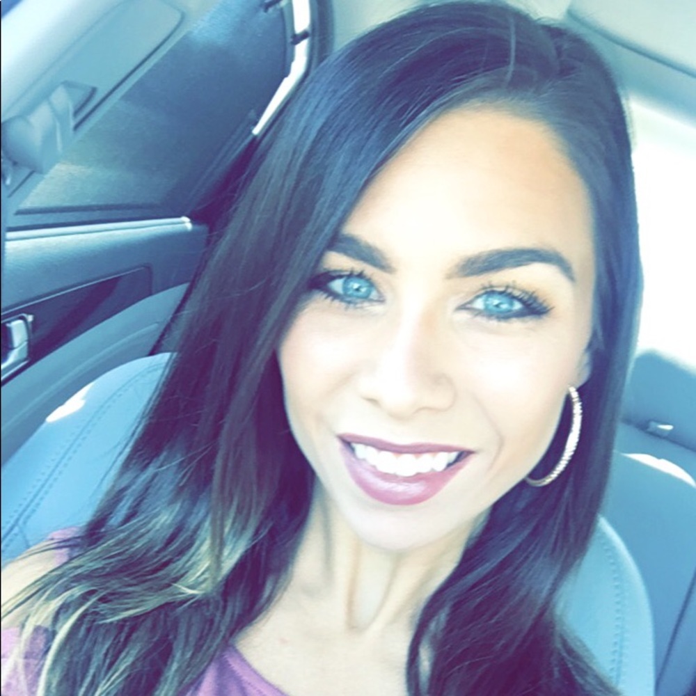 Meet your Posher, Kayla